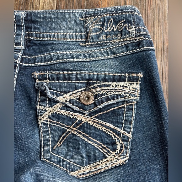 Silver Jeans Suki Surplus 17” Slim Bootcut Jeans Womens 29 x 33 Embroidered Dark - Picture 11 of 12